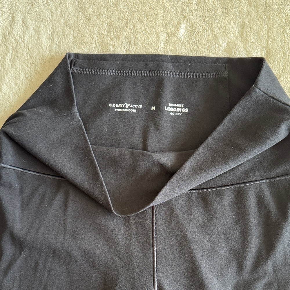 Old Navy Smoothstyle high rise leggings / M - Picture 4 of 6